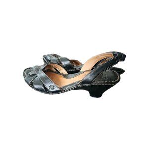 Born Womens 8 Black Leather Slingback Sandals Low Heel Comfurt Casual Boho Y2K